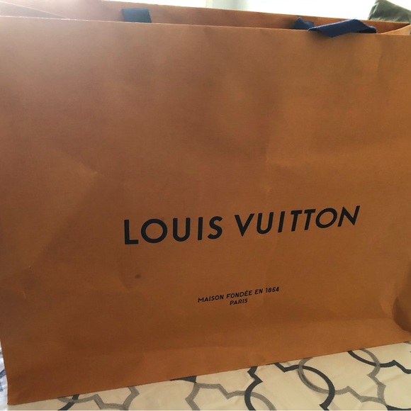 Large Louis Vuitton Bag in Excellent Condition - Picture 2 of 5